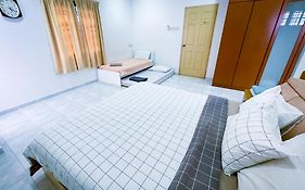 Tupai Mas Semi-D 4Br 2Mins To Lakegarden & Zoo